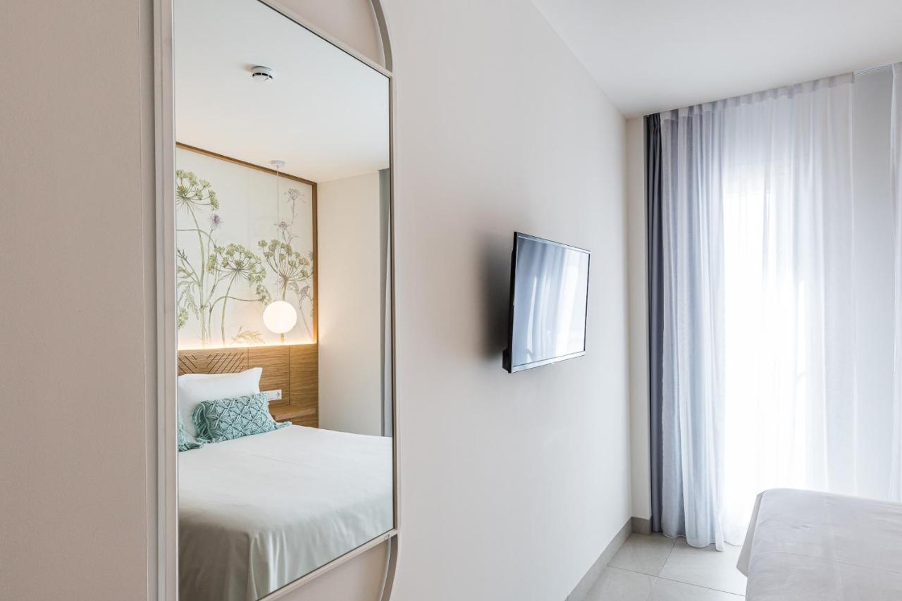 Alzocaire Hostal Boutique Conil De La Frontera Bagian luar foto